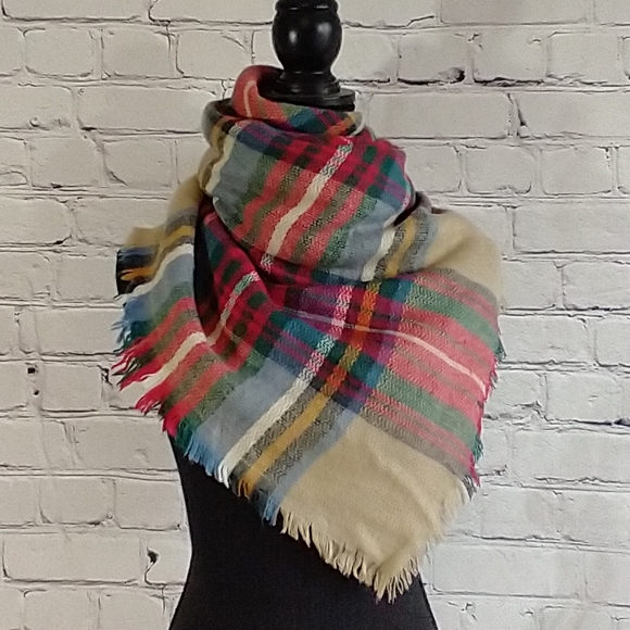 5/$10 🔴 Blanket scarf - Picture 1 of 2